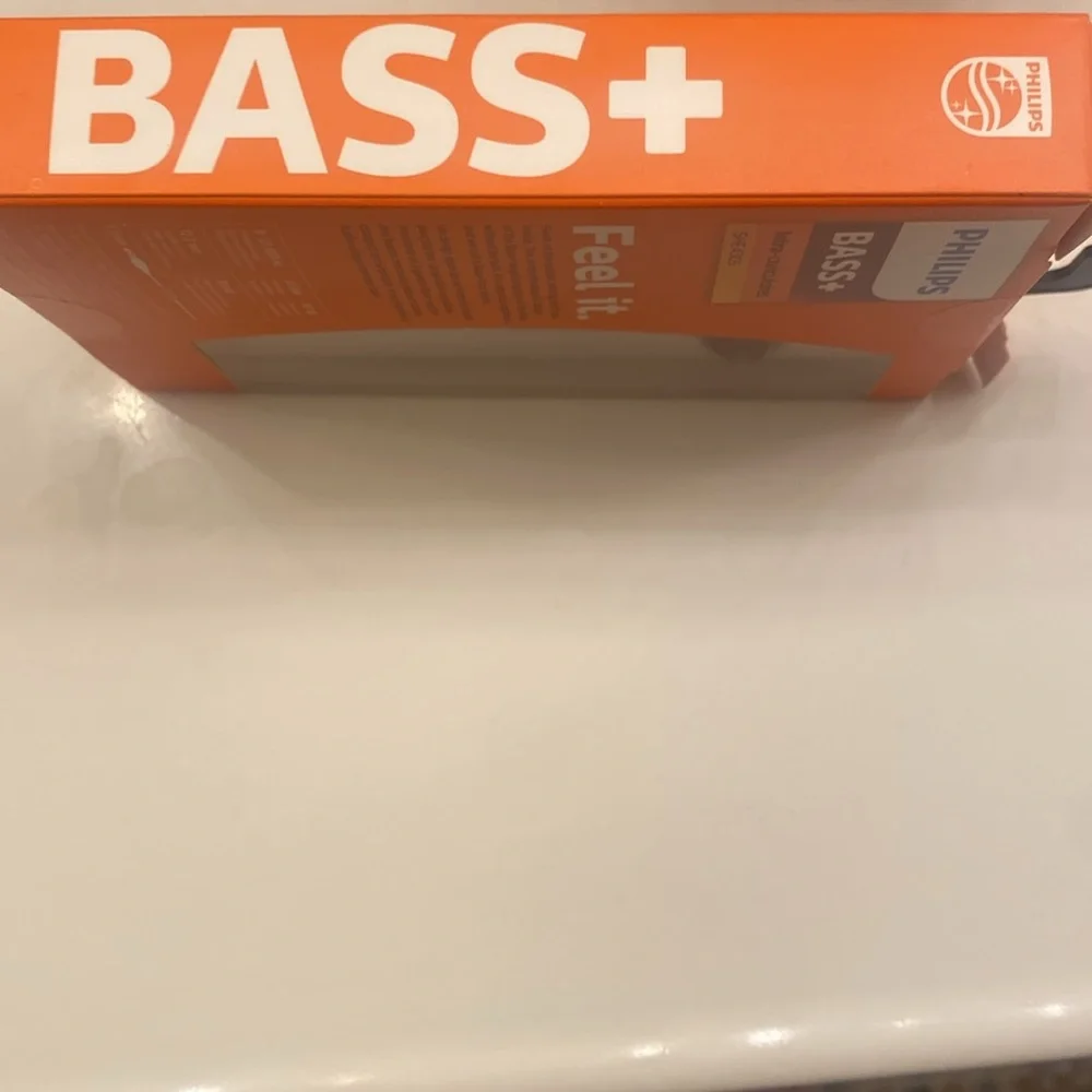 New in Box Phillips Bass Pro plus - Picture 3 of 5